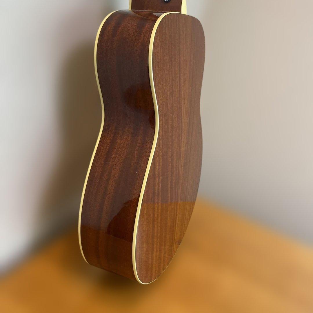 Yamaha FS820アコースティックギター　　 付属品　入門書などあり