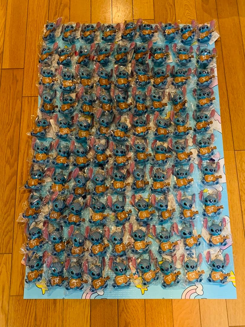 ディズニー　スティッチ キーホルダーギターver 大量　90個　未使用