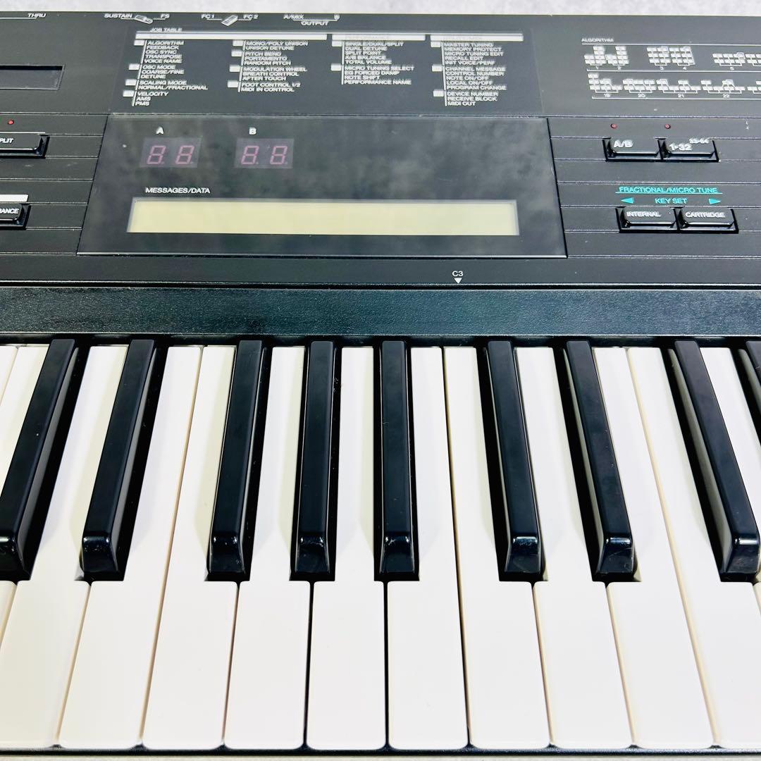 YAMAHA DX7 II-D シンセサイザー　ヤマハ