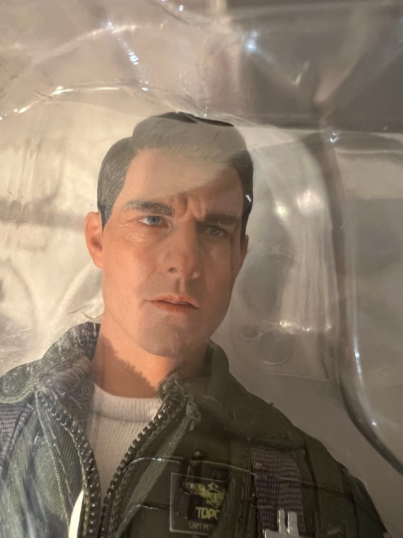 【新品未使用】トム・クルーズTOP GUN トップガン フィギュア