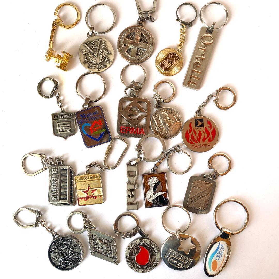 100個！フランス ヴィンテージキーホルダー 金属製 メタル まとめ売り D12