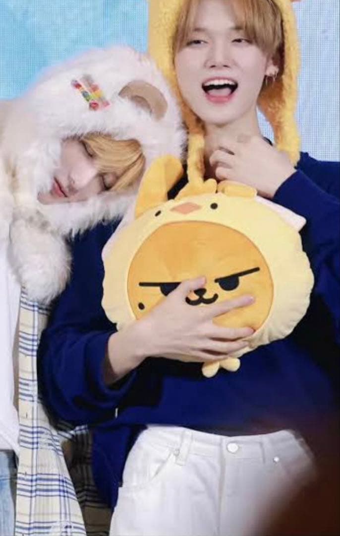 TXT プルバトゥ　フェイスクッション ファンチュン HWANG CHOON