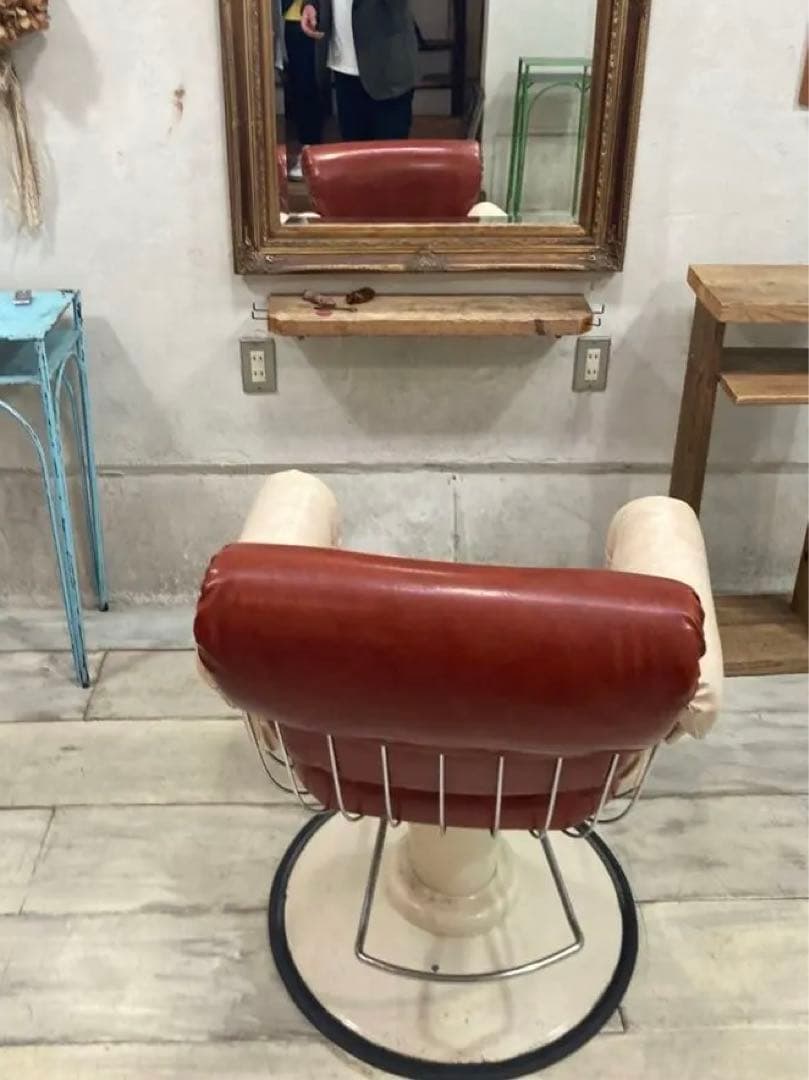 リアルビンテージが可愛いセット椅子　スタイリングチェア