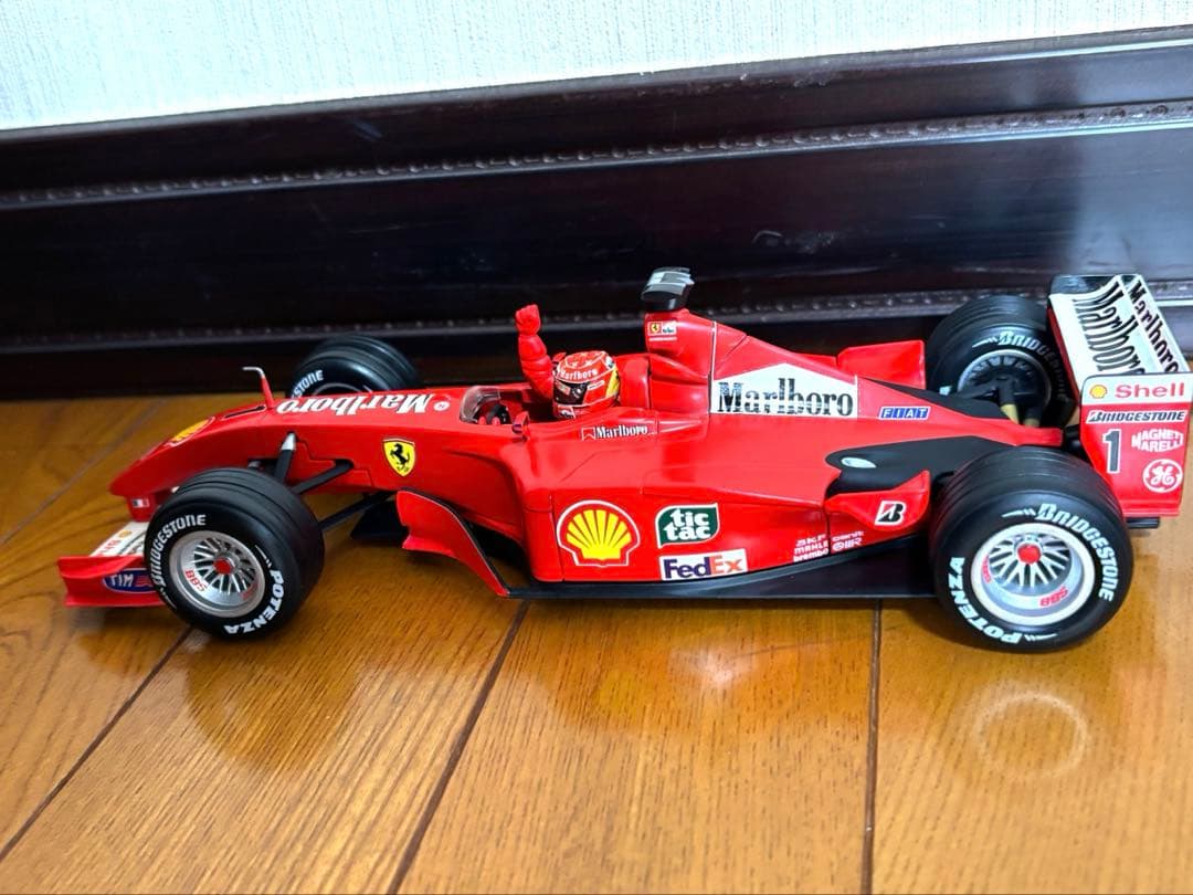 Ferrari F1 2001 WORLD CHAMPIONS 1/18ミニカー