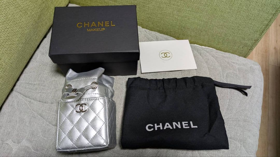 お値下げ♡新品未使用！CHANELノベルティキルティングミニバニティー