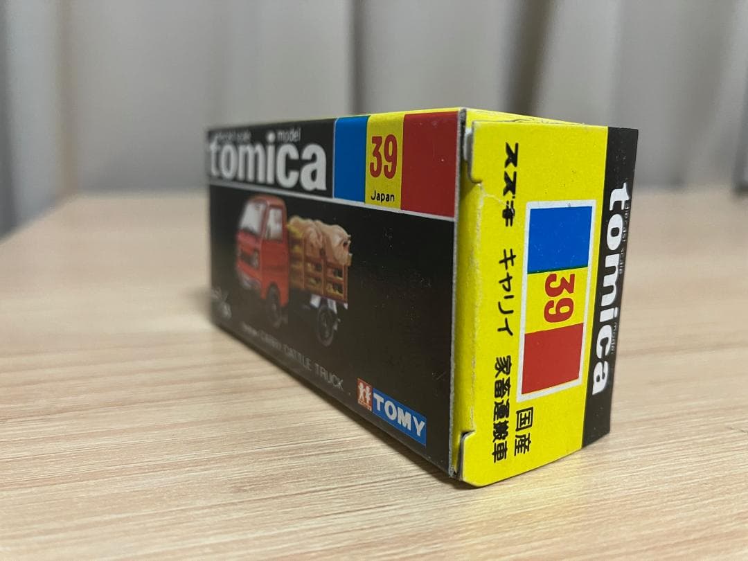 日本製トミカ　黒箱39　スズキ　キャリイ　家畜運搬車　 デットストック