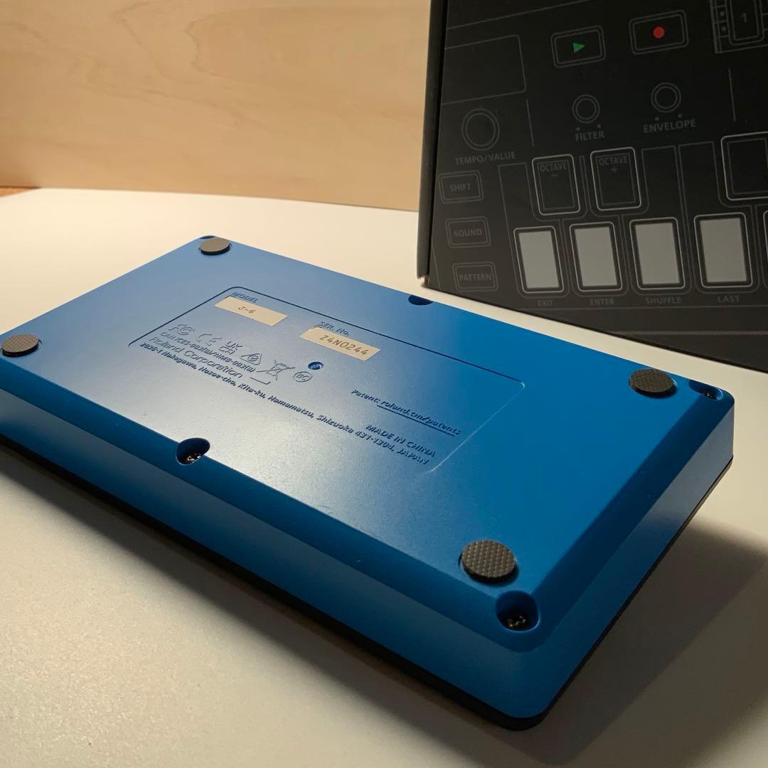 Roland Aira compact J-6コードシンセサイザー