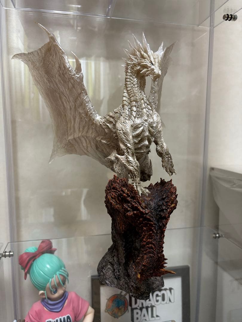 eカプコン限定　クシャルダオラ　脱皮　クリエイターズモデル　モンハンフィギュア