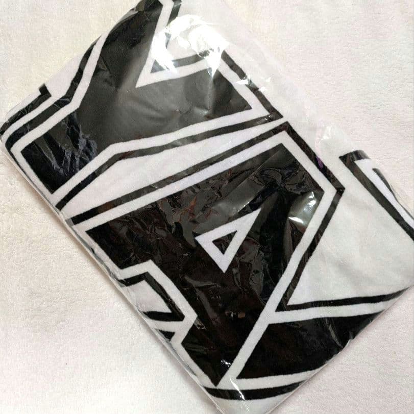 矢沢永吉　スペシャルビーチタオル　E.Y　(ロゴフデ)ホワイト/ブラック・レッド