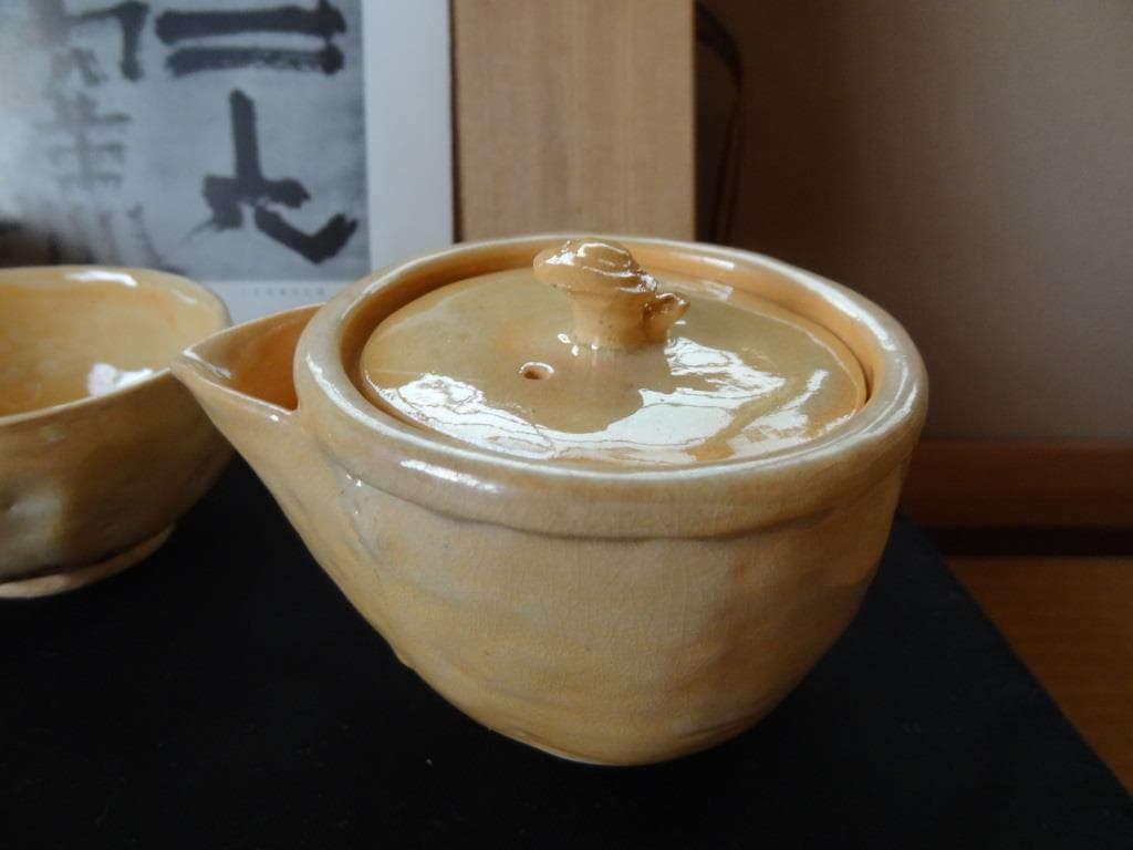 二六焼　白釉茶器三つ揃　煎茶器　霊芝摘　宝瓶　急須　茶碗　楽山焼　水月焼