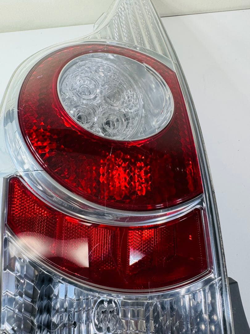 トヨタ アクア 純正 NHP10 テールライト左右セット(14)