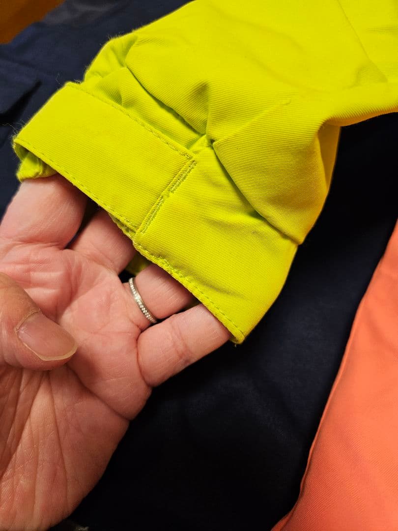 BURTON　バートン　キッズ　スノーボードウェア 4T