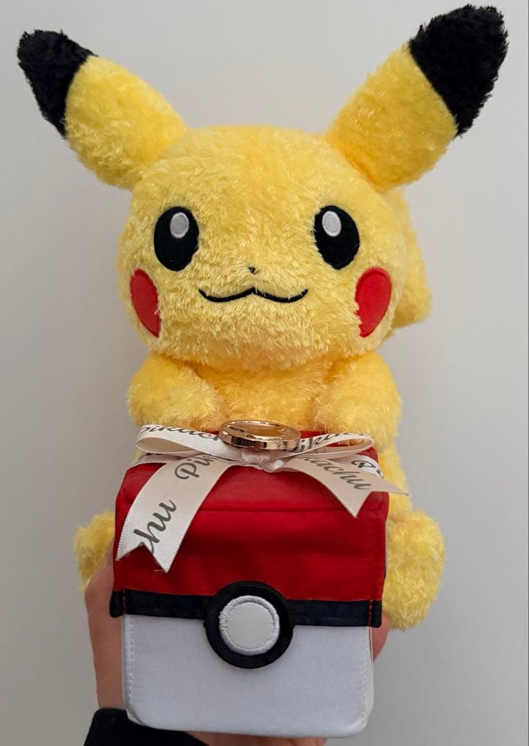 ポケモンセンター　ぬいぐるみ Pokémonprecious one ピカチュウ