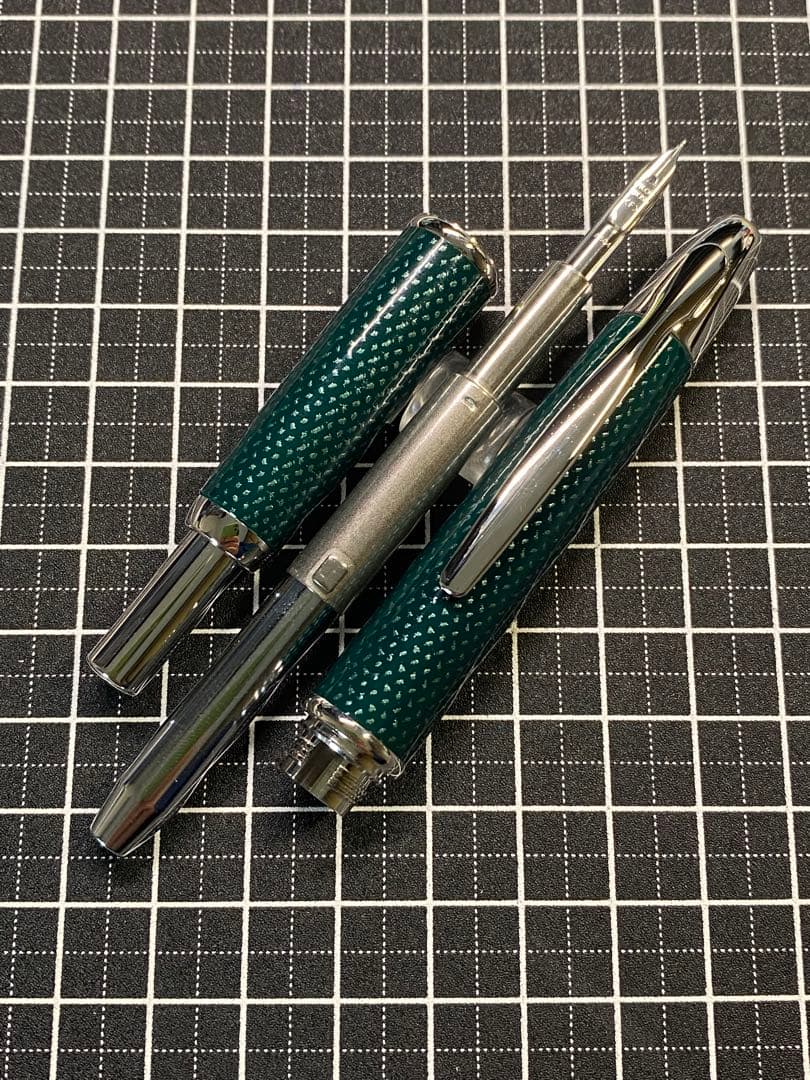 PILOT CAPLESS Kasuri 緑　万年筆　字幅 F