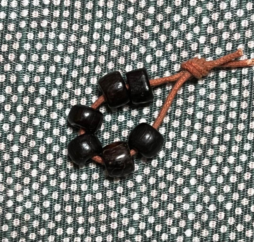 稀少　アンティーク　チベット　直径8mm台鳳眼菩提樹のビーズ62個　その他