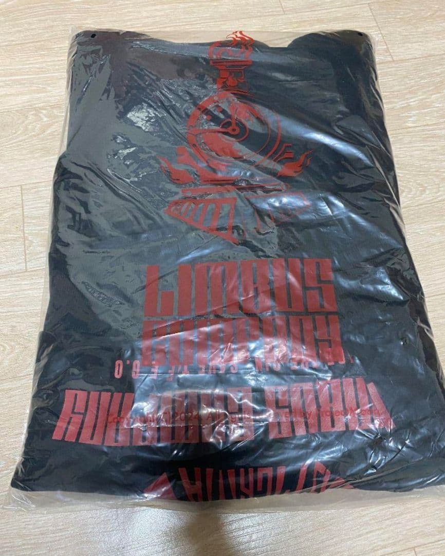 リンバスカンパニー　パーカー ハムハムパンパン限定バッチ3枚付き