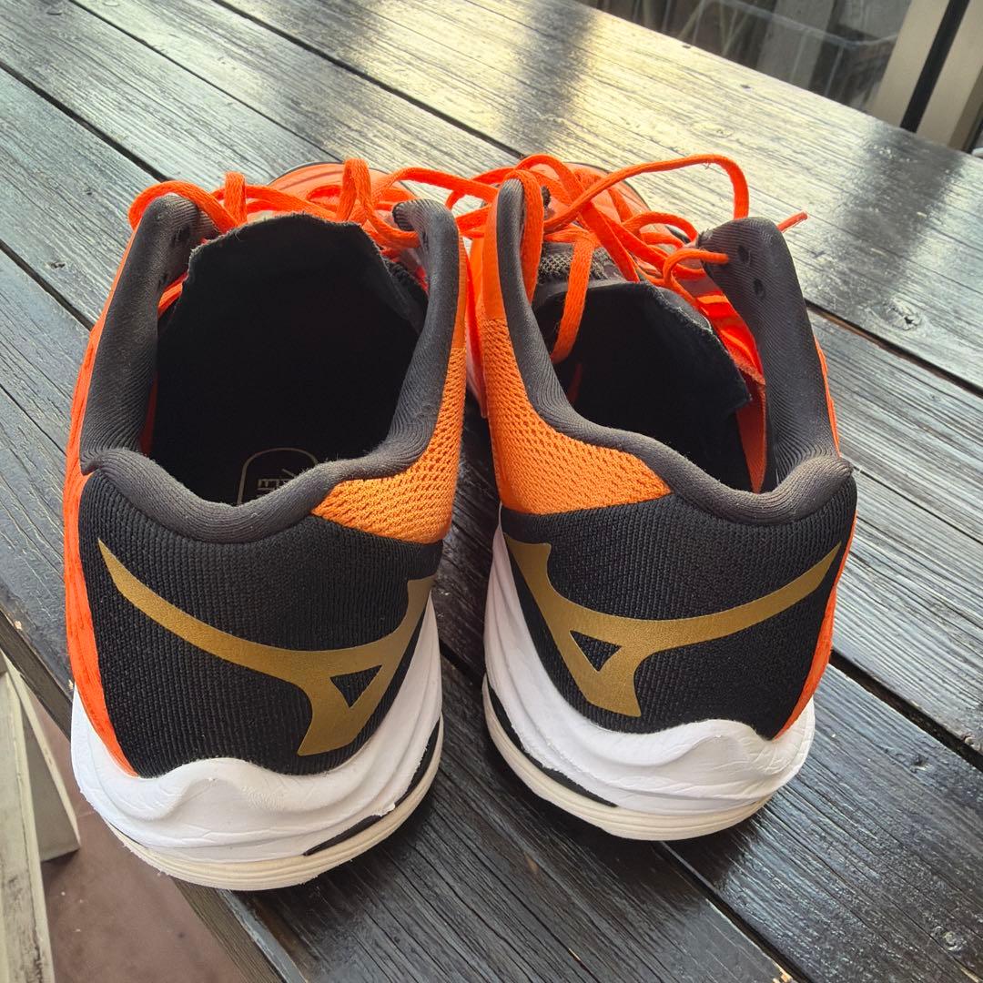 ミズノ　バレーボールシューズ　オレンジ　25.5cm