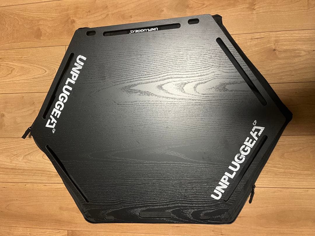 UNPLUGGED ヘキサテーブル　美品