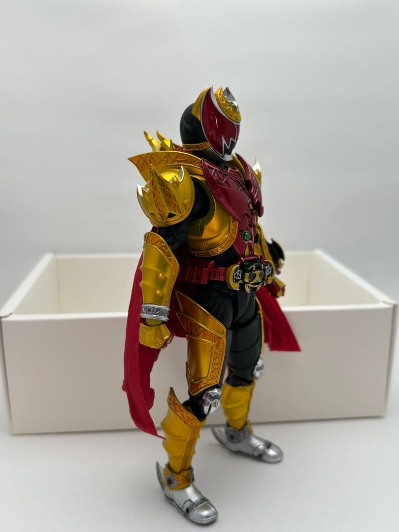 S.H.Figuarts （真骨彫製法） 仮面ライダーキバ エンペラーフォーム