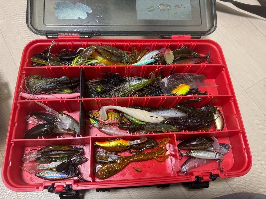 ワールドシャウラ1703-2&19アンタレスhgレフトハンド&ルアー多数引退品