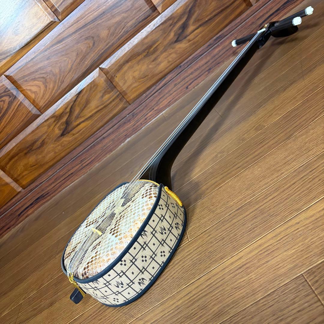 超美品 沖縄三線 三線 蛇皮 民謡 和楽器 沖縄