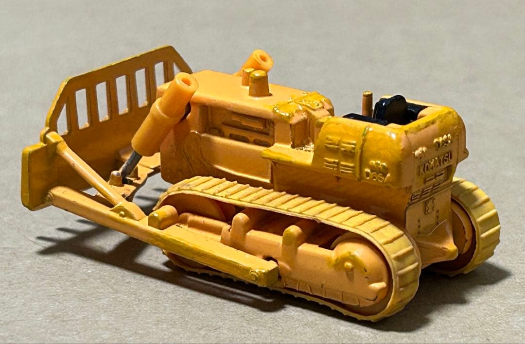 トミカ 小松 D65A レーキドーザ