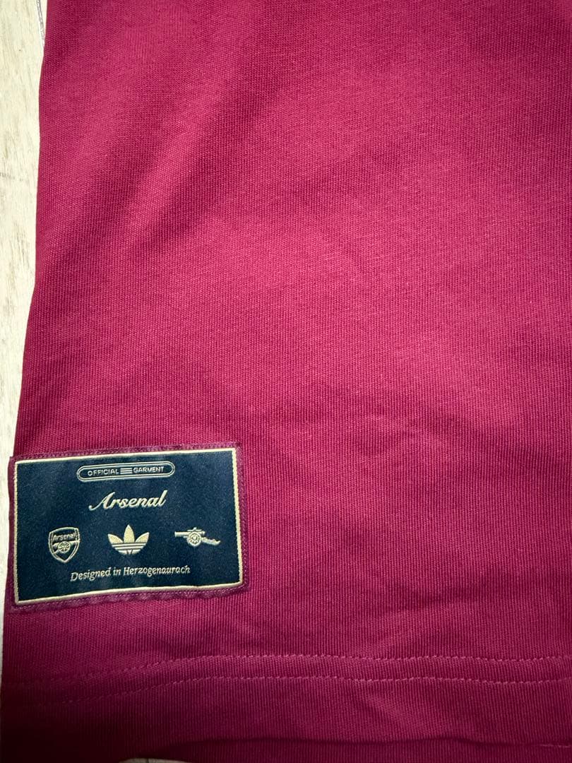 【国内未発売】アーセナルテラスアイコングラフィックＴシャツ