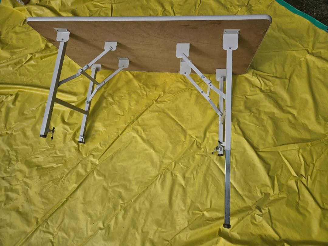 トリミングテーブル。ブランドはPETECHです。.