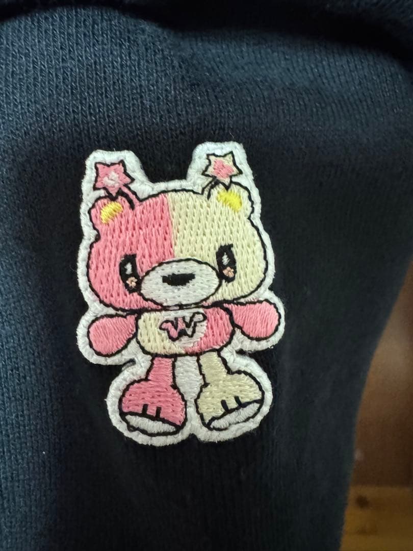 マークアンドロナ　リッチアンドフェイマス　パーカー2025限定予約完売品✨