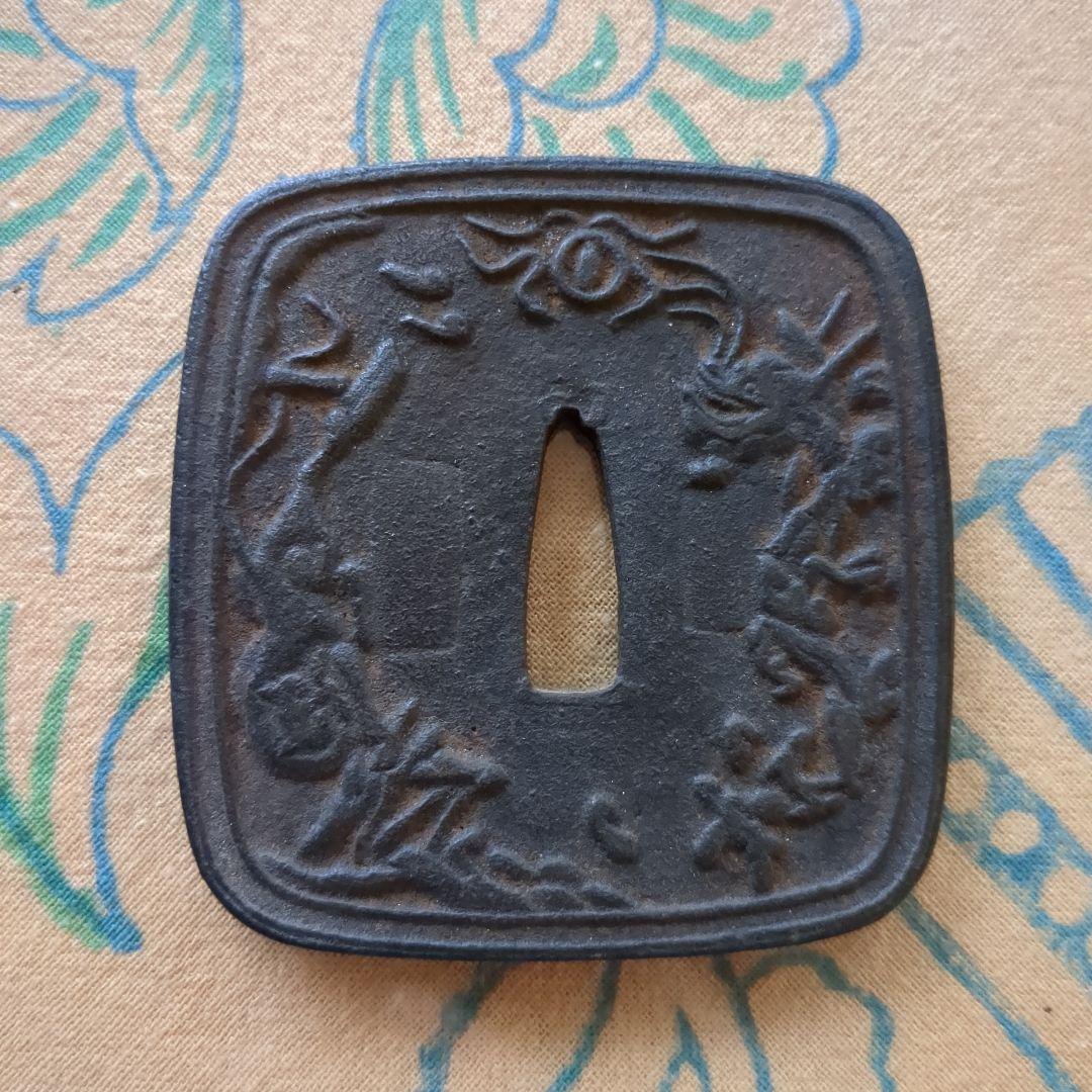 動物植物彫刻の鍔(つば)