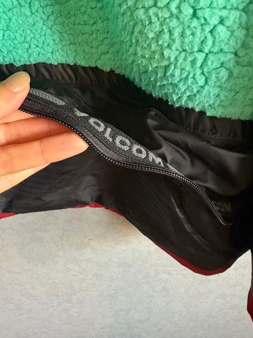 値下げ！Volcom レッドジャケット　スノーウェア