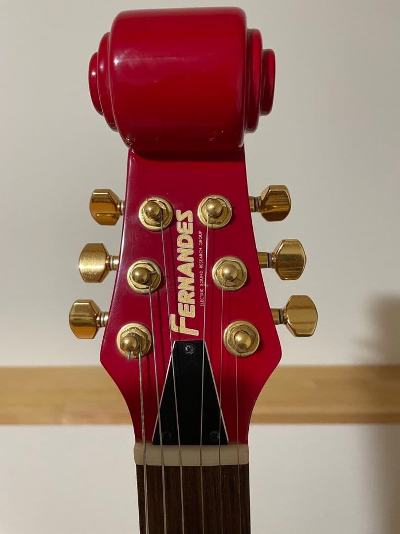 フェルナンデス赤いギター