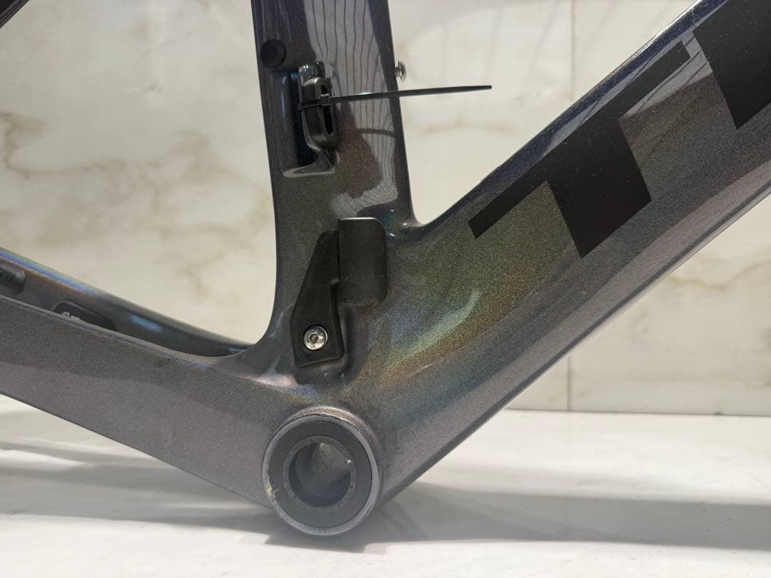TREK MADONE SLR GEN6 フレームセット