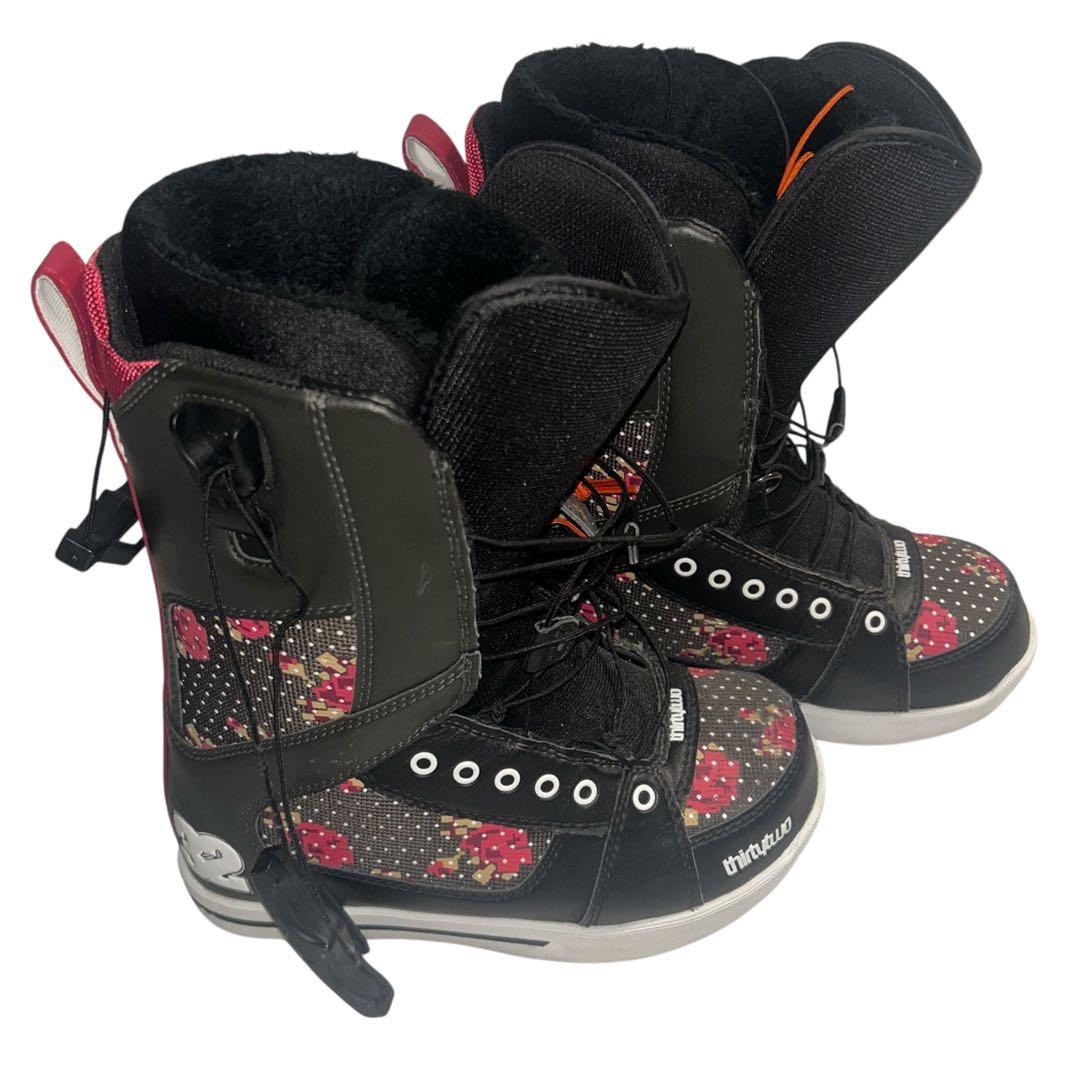 美品　Thirty Two 86 FT スノーボードブーツ　US6.5 総柄