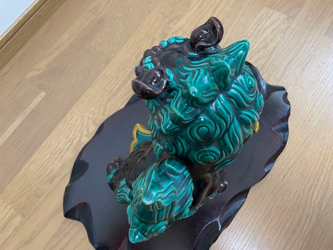 九谷焼　獅子　陶器　木製台座付き　小槌