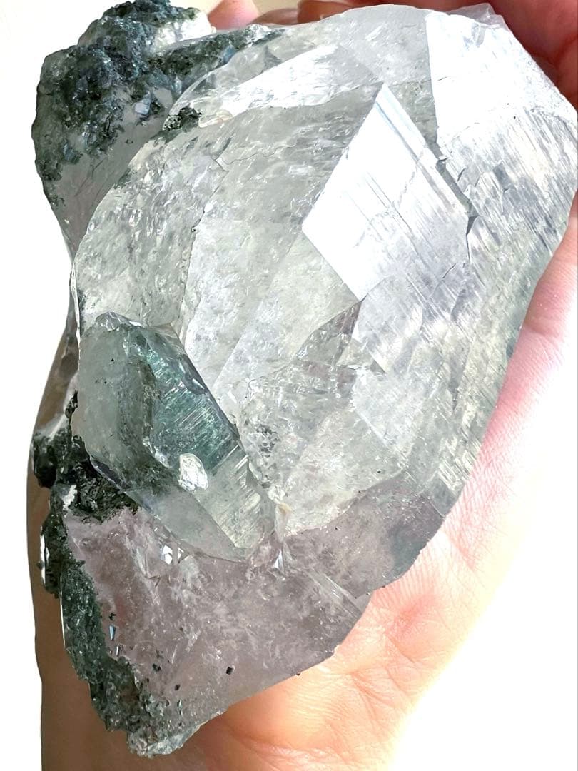 9日まで✨美✨《天空の魔法城》AAAA マニハール水晶 ✨シンデレラの光宿す原石