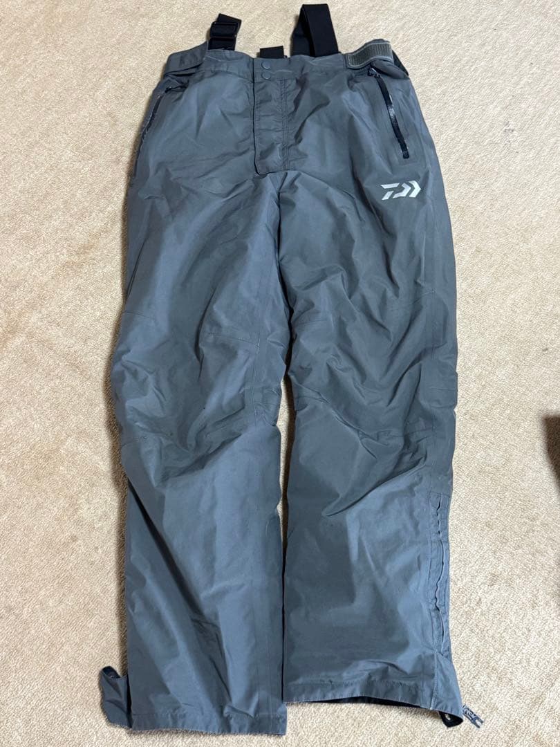ダイワ防寒ウェア ゴアテックス DW-1909 上下セット 難アリ