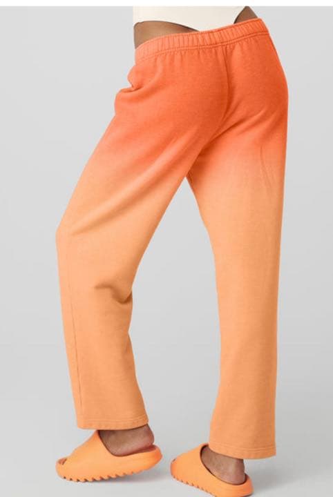 alo yoga スウェットパンツ