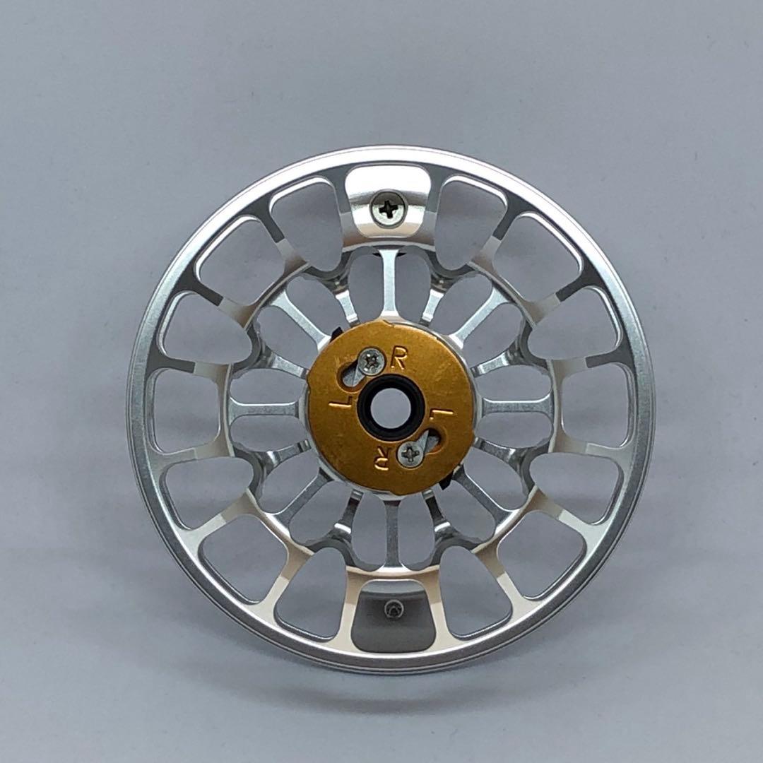 ROSS【ロス】フライリール ◆アニマス 4/5 プラチナム（現行モデル）