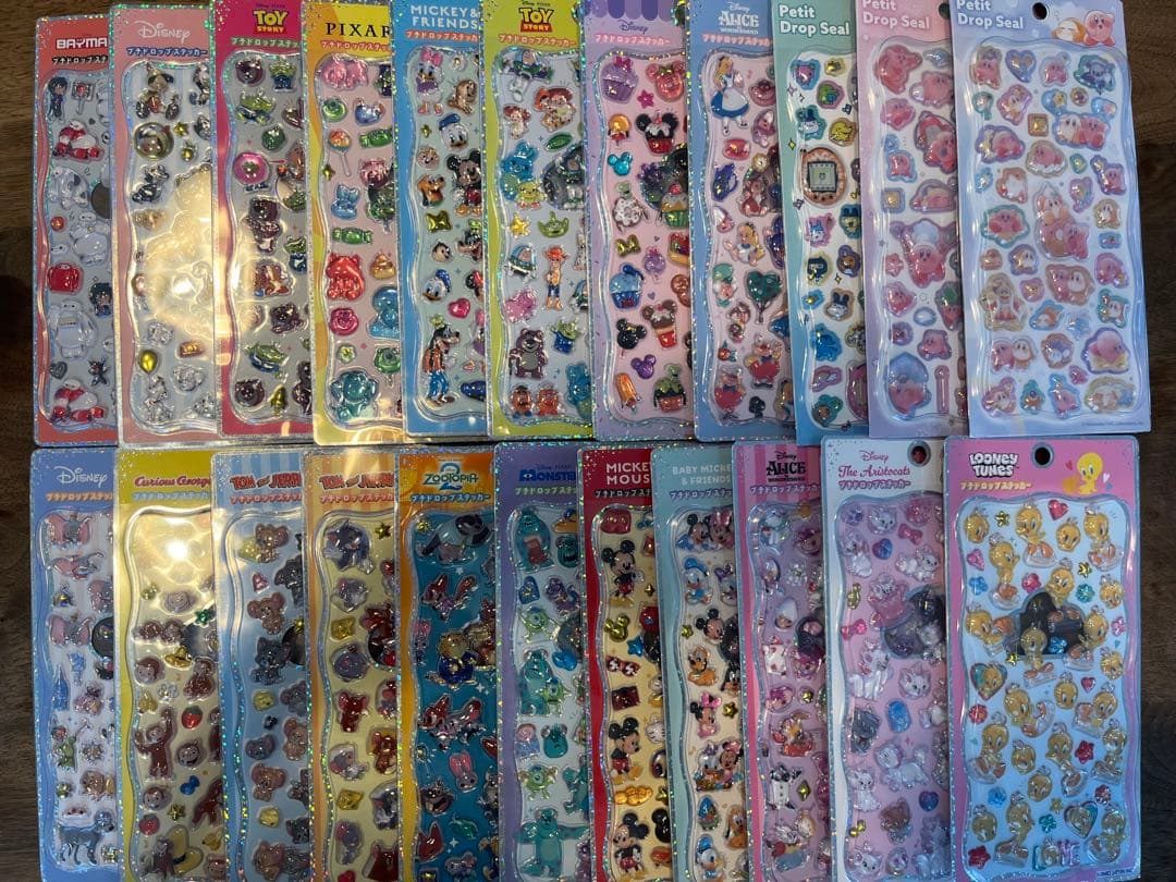 シールセット　140枚ほどあります。画像１1枚あります