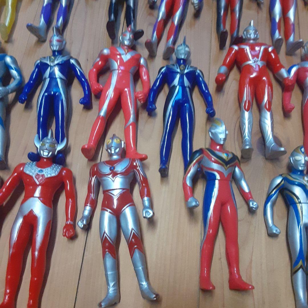 ウルトラマンフィギュアと怪獣フィギュアセット