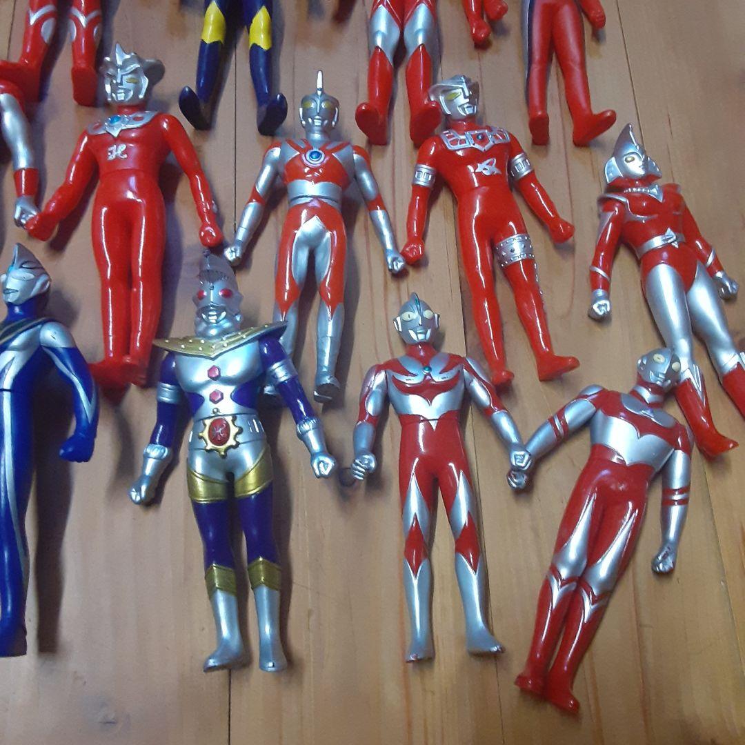 ウルトラマンフィギュアと怪獣フィギュアセット