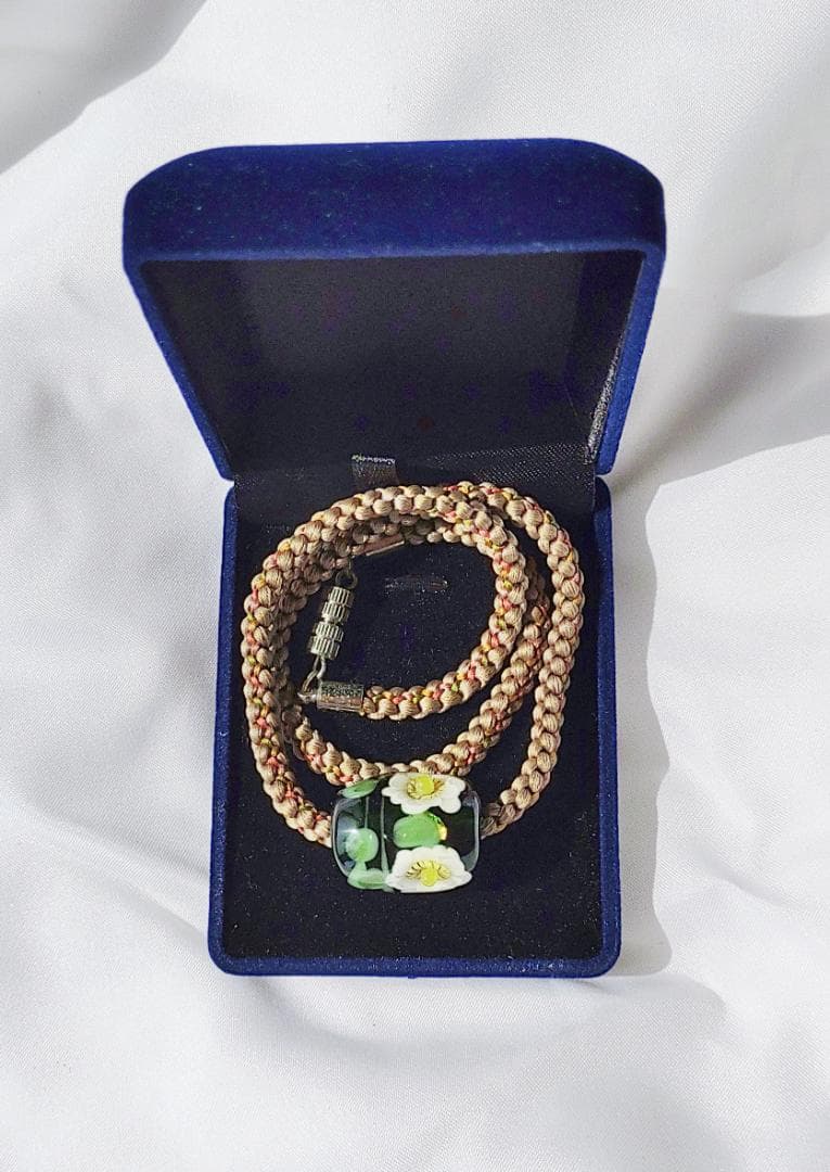 吉田正子トンボ玉（貳拾伍）　「江戸組み紐」ネックレス　ガラス玉に込めた日本画