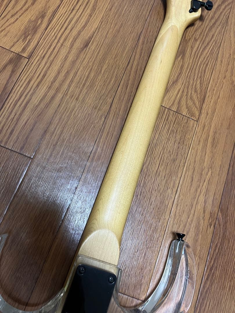エレキギター 透明 アクリルボディ