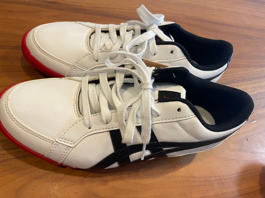 新品タグ付き ASICS ゴルフシューズ23.0cm