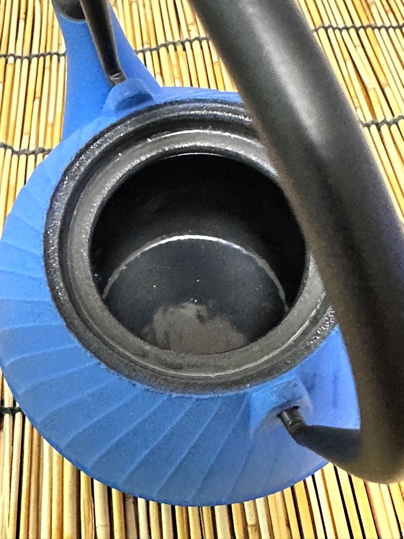 壱鋳堂造　中村義隆デザイン　ティーポット 蕾　０.４リットル　トリベット 雫