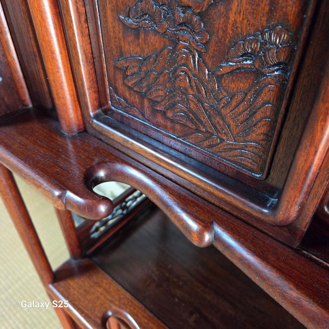 水屋箪笥　美しい彫刻の茶棚　飾り棚