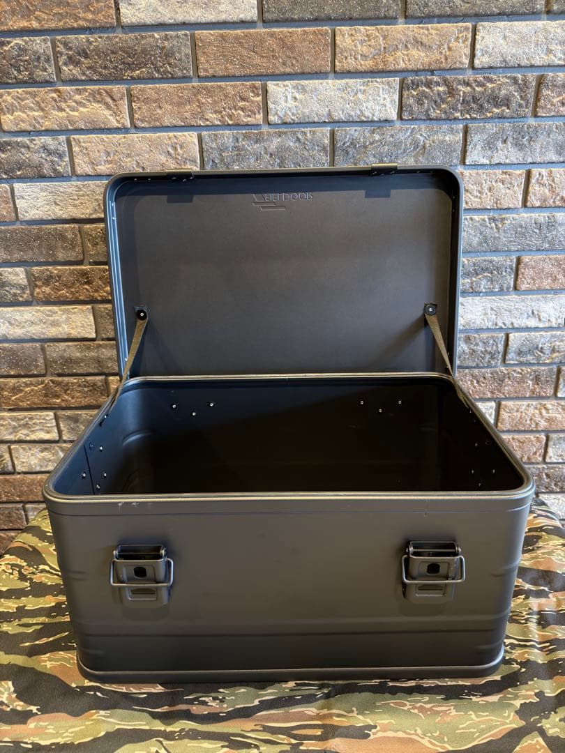 FIELDOOR アルミ コンテナ ボックス 蓋付き 【ブラック】 Mサイズ