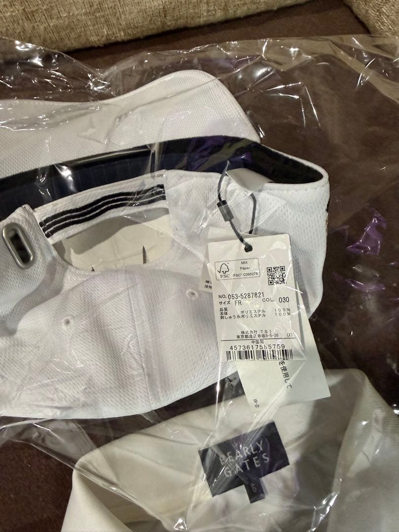 PEARLY GATES ホワイトポロシャツとキャップセット　サイズ6