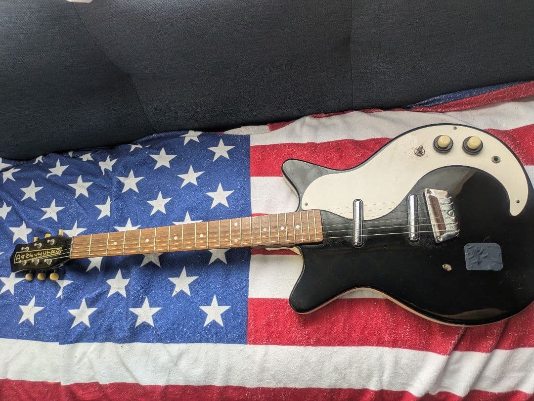 ジミー・ペイジ愛用！　Danelectro エレキギター